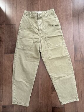 Zara Cargo Pants in Light Olive